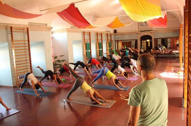 a152c8_41ec9da2f4d14c07adb3bd00b477dcc9.jpg_srb_p_889_592_75_22_0.50_1.20_0.00_jpg_srb