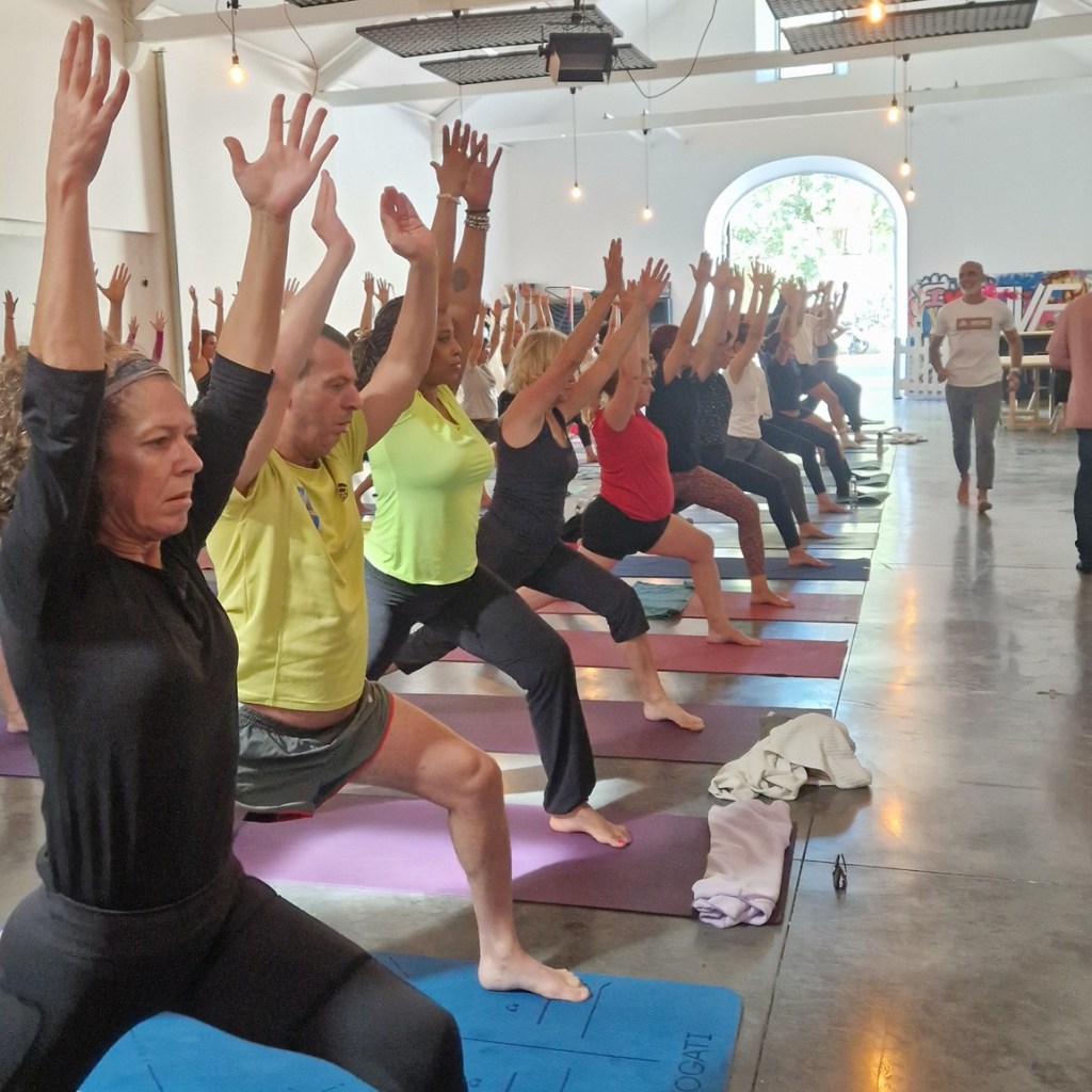 108 Saudações ao Sol por Jean Pierre de Oliveira