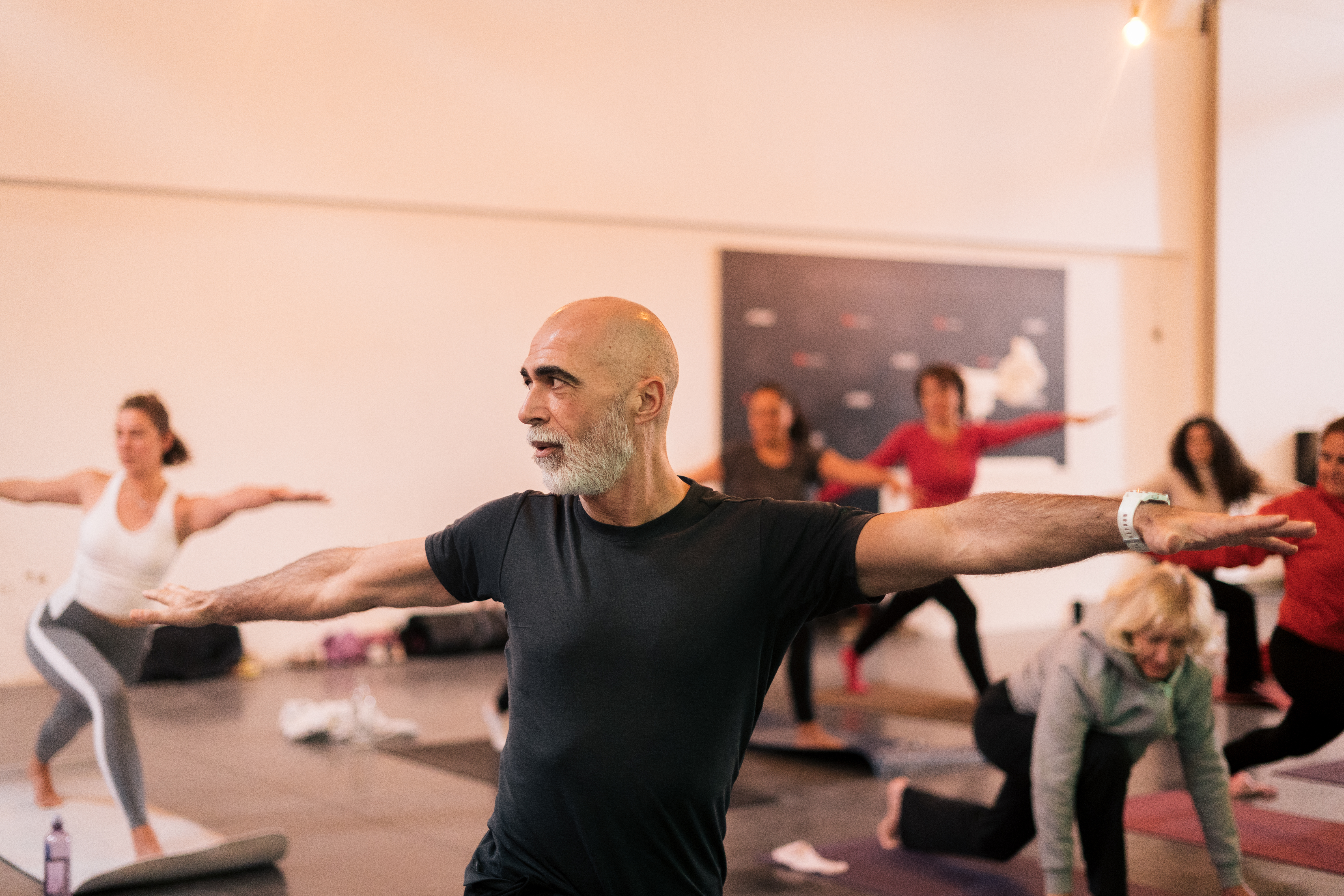 Quer melhorar a sua prática de yoga? Inscreva-se no novo Curso de Jean-Pierre de Oliveira e obtenha certificação para dar&nbsp;aulas