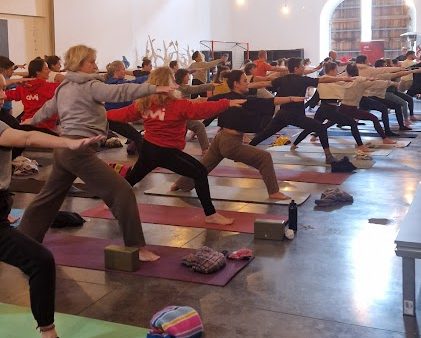 Yoga solidário com Jean-Pierre de Oliveira