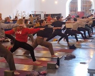 Aula Solidária de Yoga com Jean-Pierre de Oliveira no Studio Eight – dia 25 de&nbsp;maio