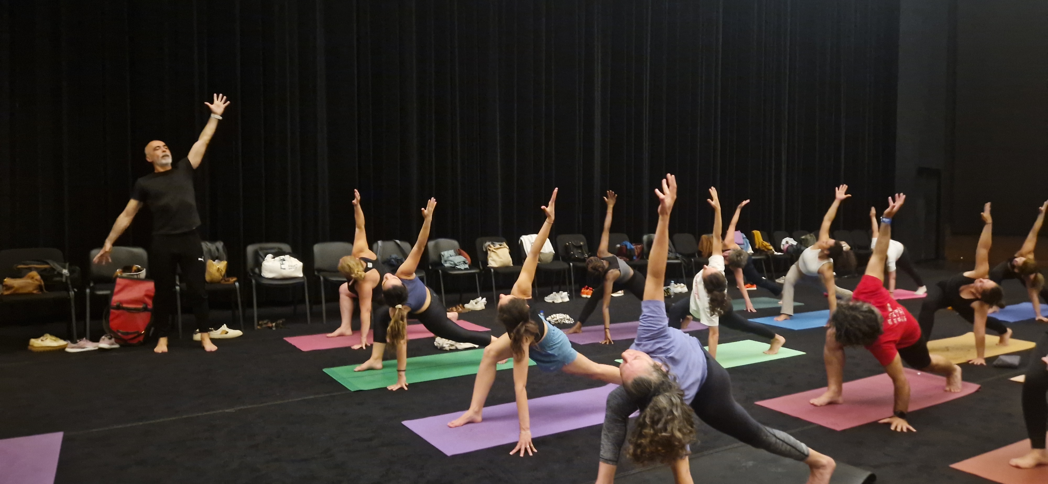 Hatha Yoga Funcional no Festival Mental 2025: Jean-Pierre de Oliveira promove bem-estar no Cinema São&nbsp;Jorge